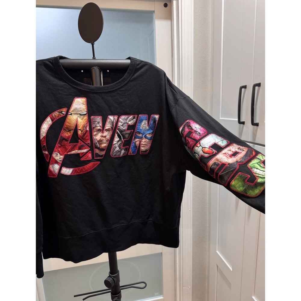Disney Marvel Avengers Sweatshirt Women Large Spell out Thor Captain America
